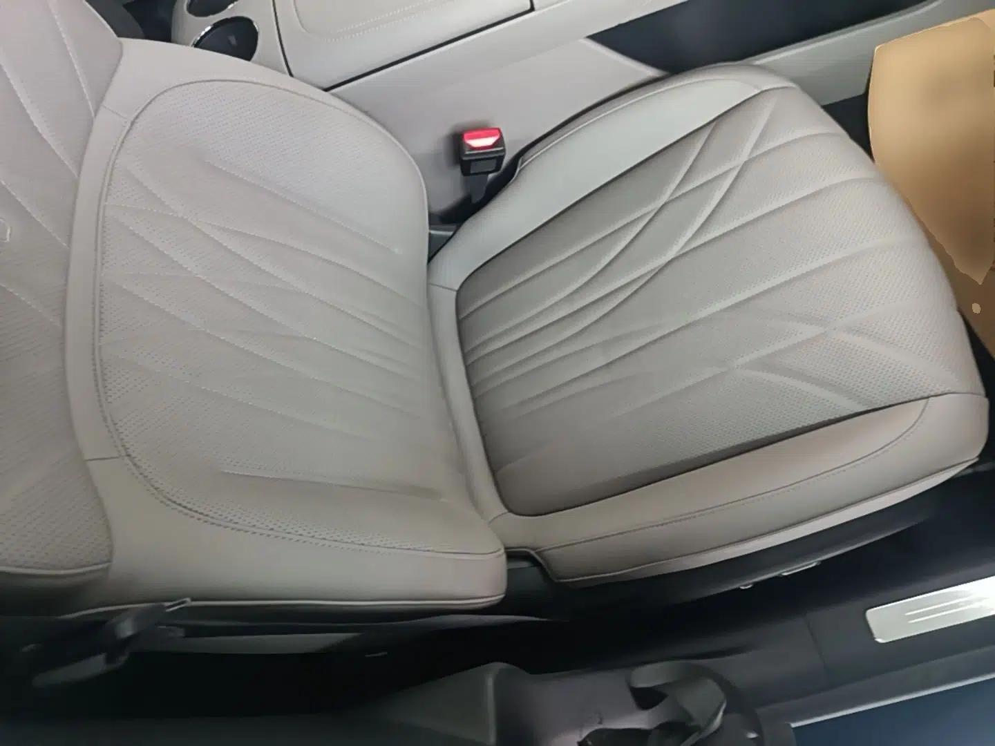 Geely Galaxy 8 2025 130km EM-P Starship Edition — миниатюра 23