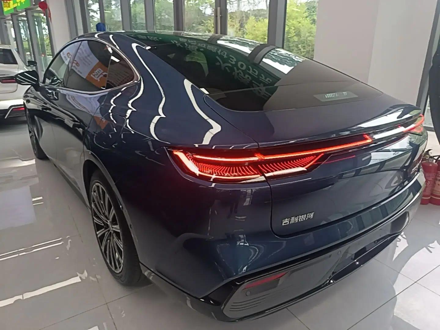 Geely Galaxy 8 2025 130km EM-P Starship Edition — миниатюра 4