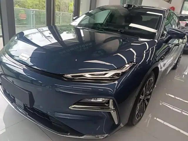 Geely Galaxy 8 2025 130km EM-P Starship Edition