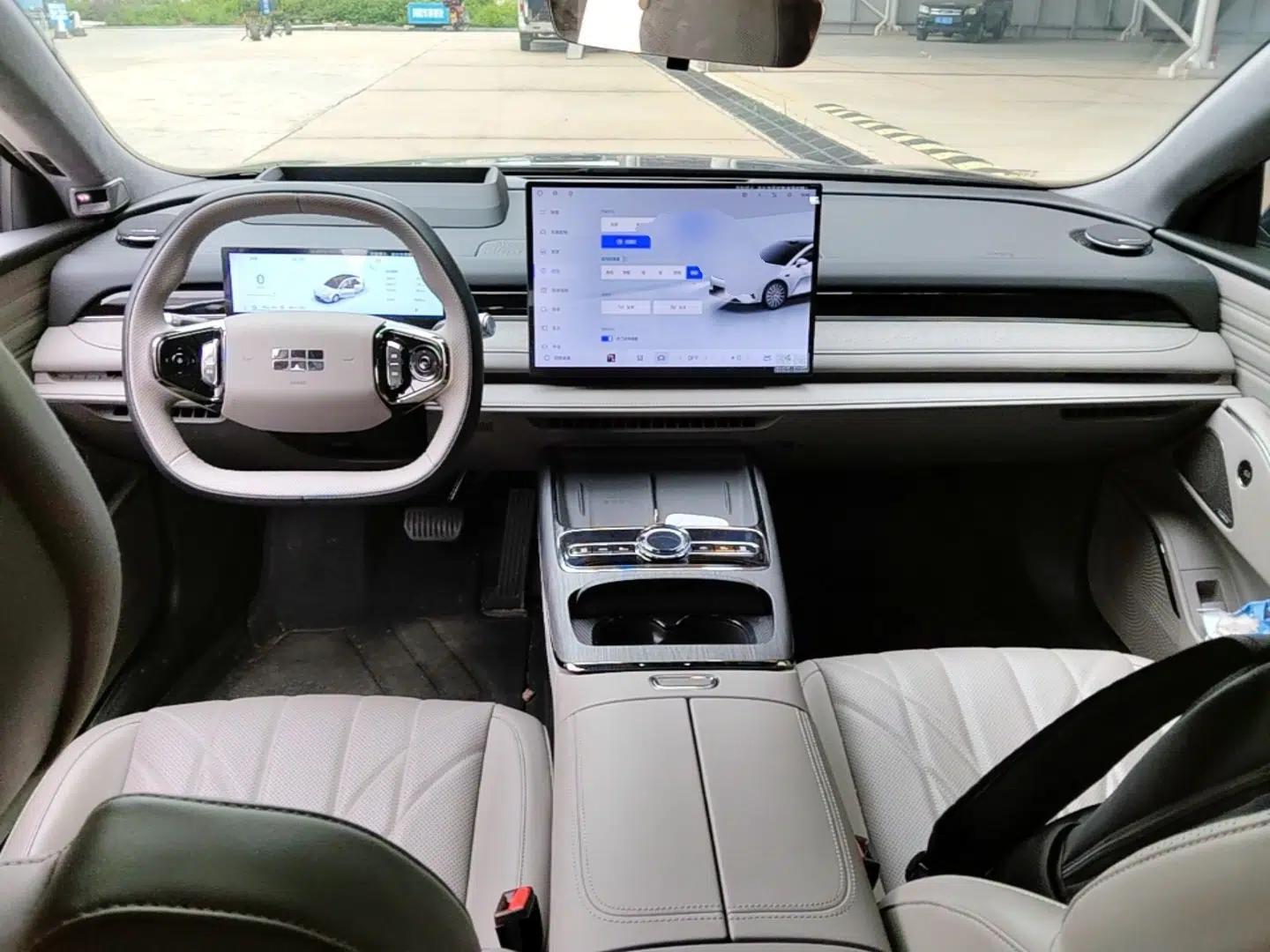 Geely Galaxy 8 2025 130km EM-P Starship Edition — миниатюра 13