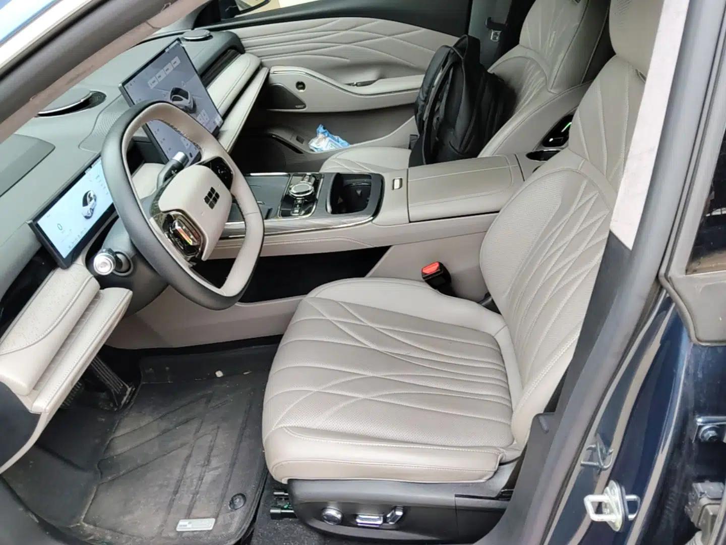 Geely Galaxy 8 2025 130km EM-P Starship Edition — миниатюра 18