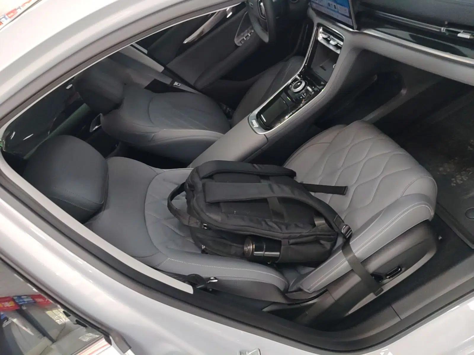 Geely Galaxy A7 2025 Model EM-i 150km Exploration+ Edition — миниатюра 23