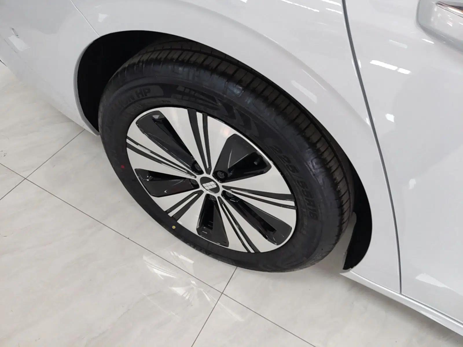 Geely Galaxy A7 2025 Model EM-i 150km Exploration+ Edition — миниатюра 10