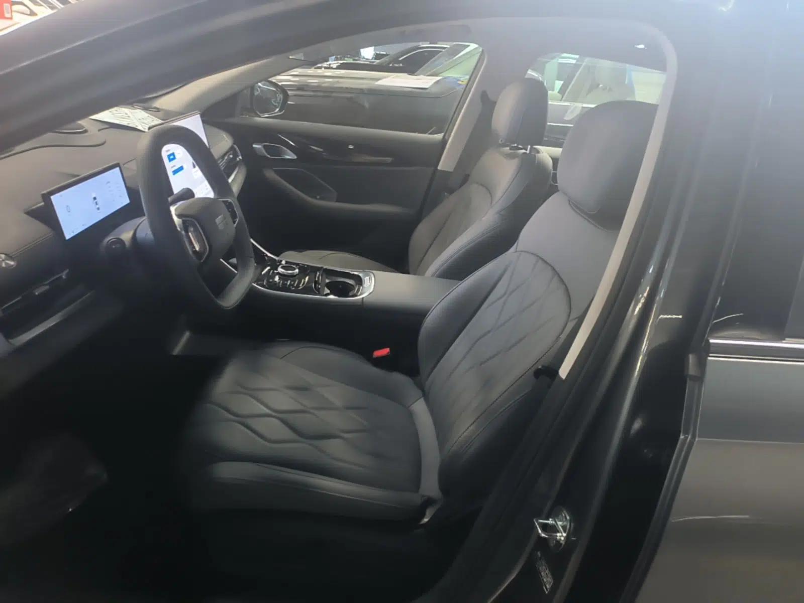 Geely Galaxy A7 2025 Model EM-i 150km Exploration+ Edition — миниатюра 18