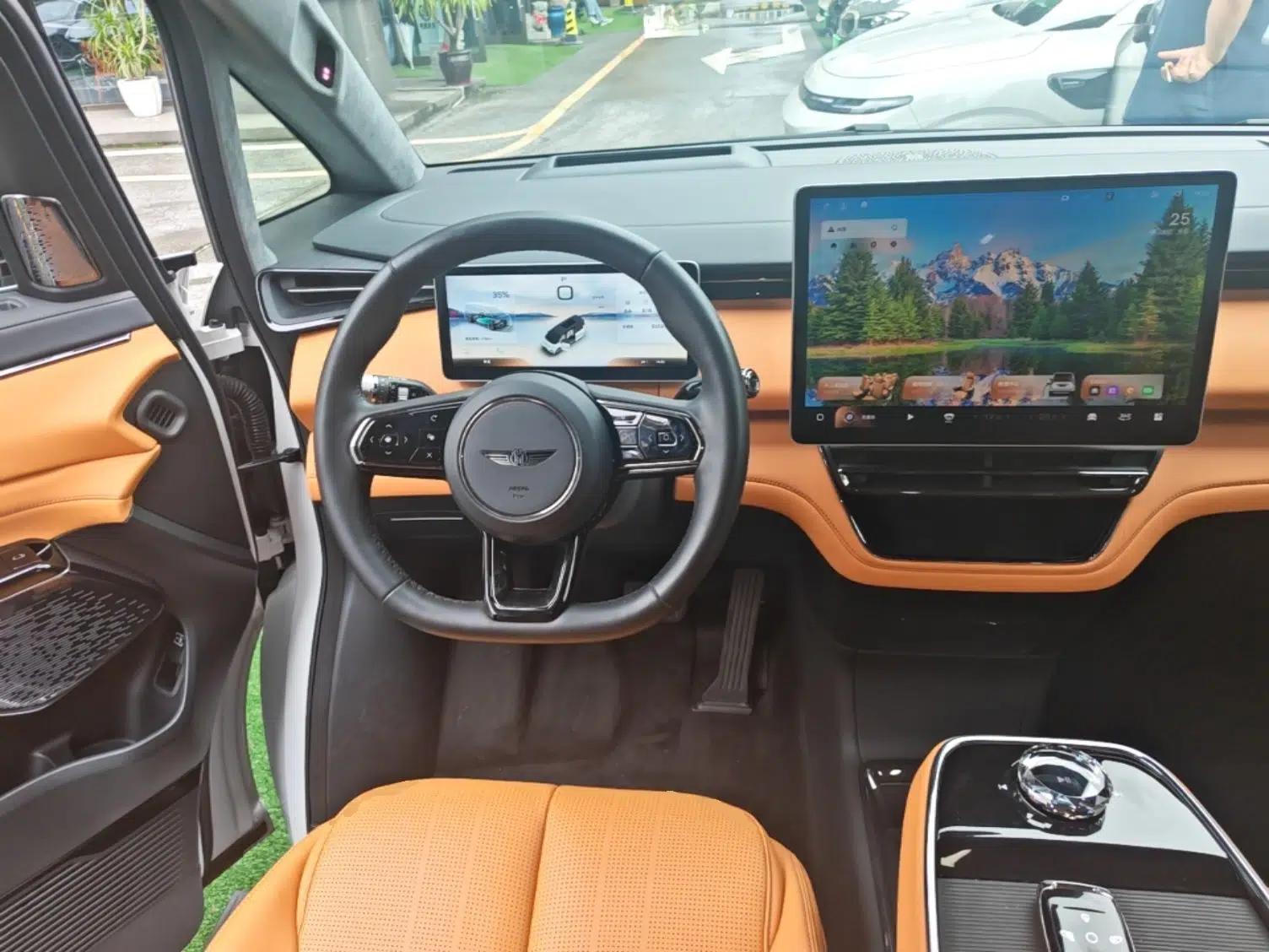 Geely Galaxy LEVC L380 2024 140-Degree 6-Seater All-Wheel-Drive Ultra — миниатюра 14