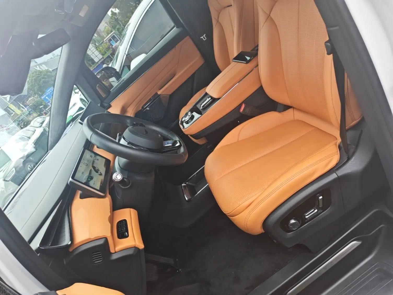 Geely Galaxy LEVC L380 2024 140-Degree 6-Seater All-Wheel-Drive Ultra — миниатюра 18