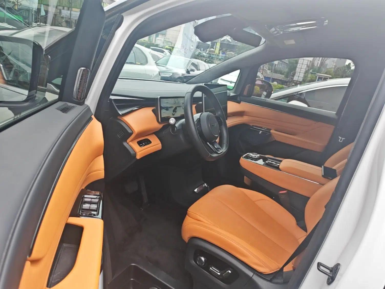 Geely Galaxy LEVC L380 2024 140-Degree 6-Seater All-Wheel-Drive Ultra — миниатюра 19