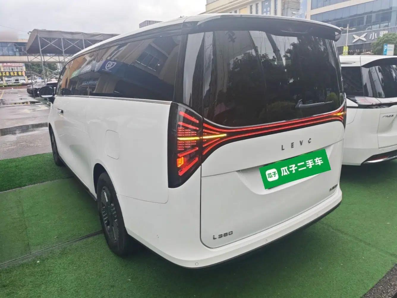 Geely Galaxy LEVC L380 2024 140-Degree 6-Seater All-Wheel-Drive Ultra — миниатюра 4