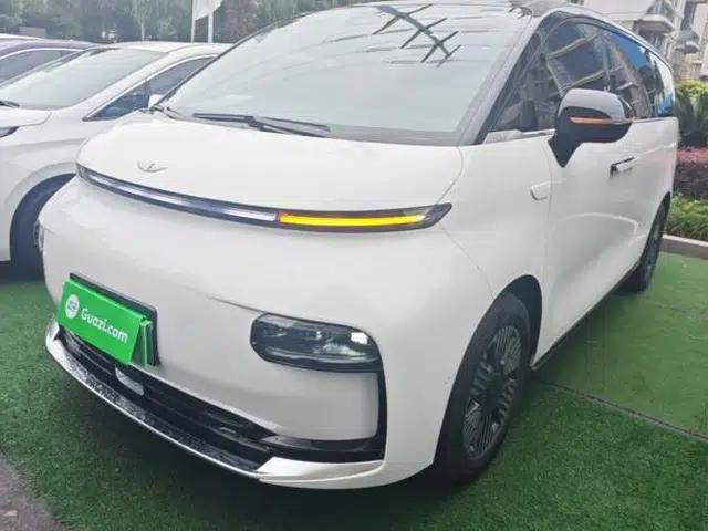 Geely Galaxy LEVC L380 2024 140-Degree 6-Seater All-Wheel-Drive Ultra