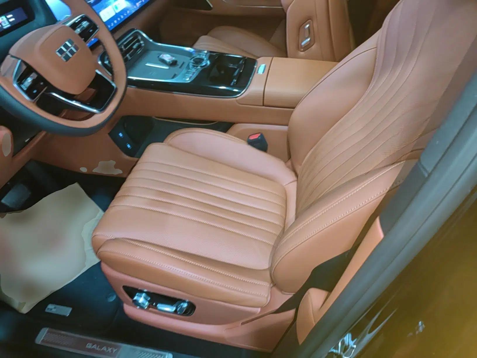 Geely Galaxy M9 2025 Model 210km Four-Wheel-Drive Leading Edition — миниатюра 17