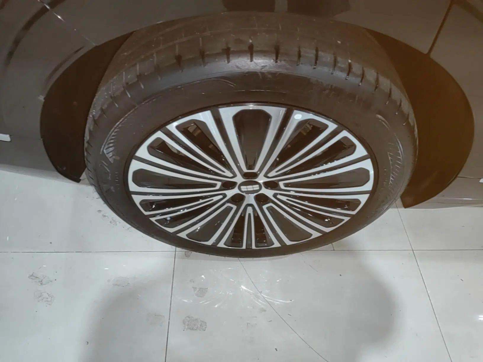 Geely Galaxy M9 2025 Model 210km Four-Wheel-Drive Leading Edition — миниатюра 10