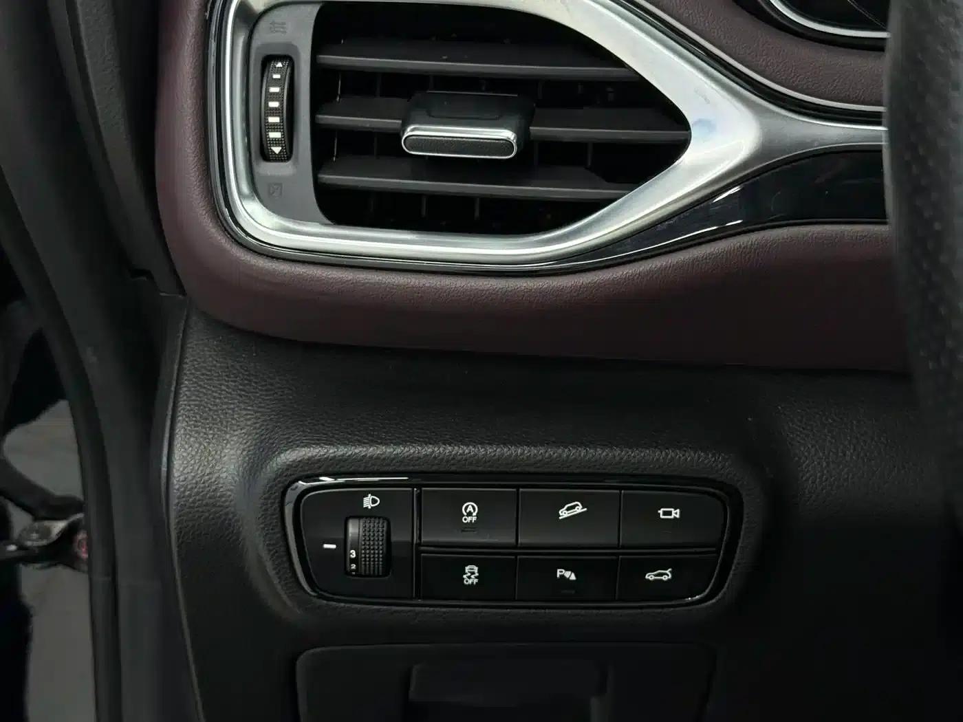Trumpchi M6 2021 PRO 270T Automatic Luxury Edition — миниатюра 12