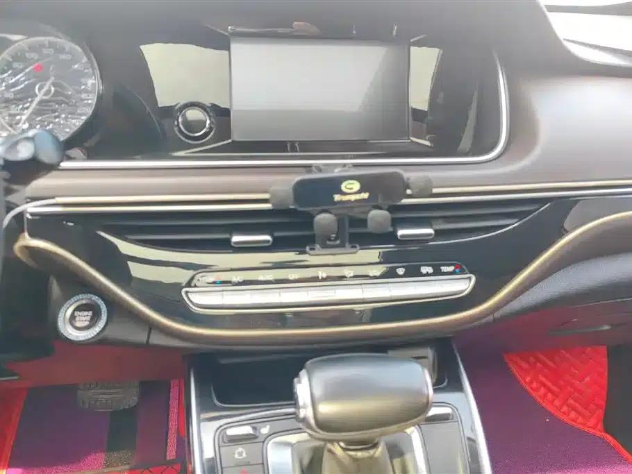 Trumpchi M6 2021 270T DCT Premium Edition (7-seater) — миниатюра 13