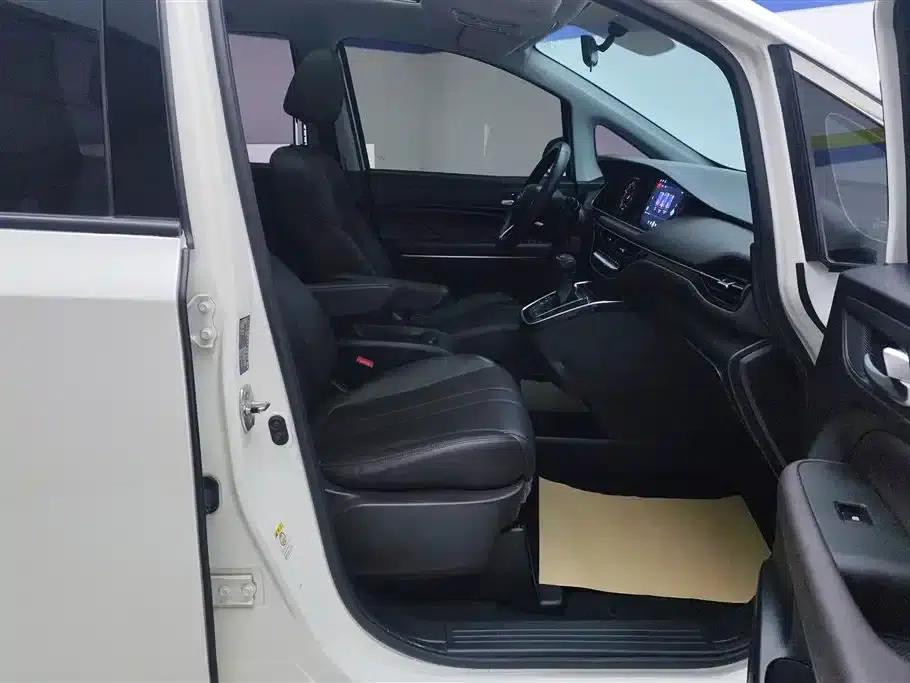 Trumpchi M6 2019 270T DCT Premium Edition (7-seater) National VI Emission Standard — миниатюра 8