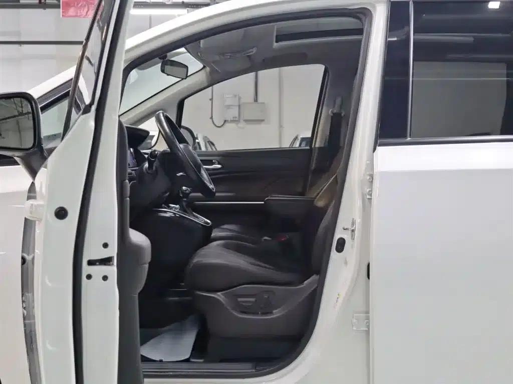 Trumpchi M6 2019 270T DCT Premium Edition (Six Seats) National VI Emission Standard — миниатюра 11