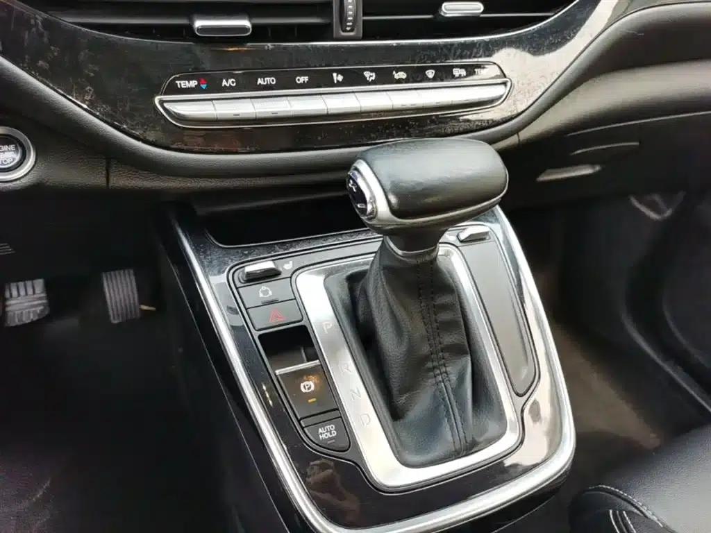 Trumpchi M6 2021 270T DCT Premium Edition (7-seater) — миниатюра 14