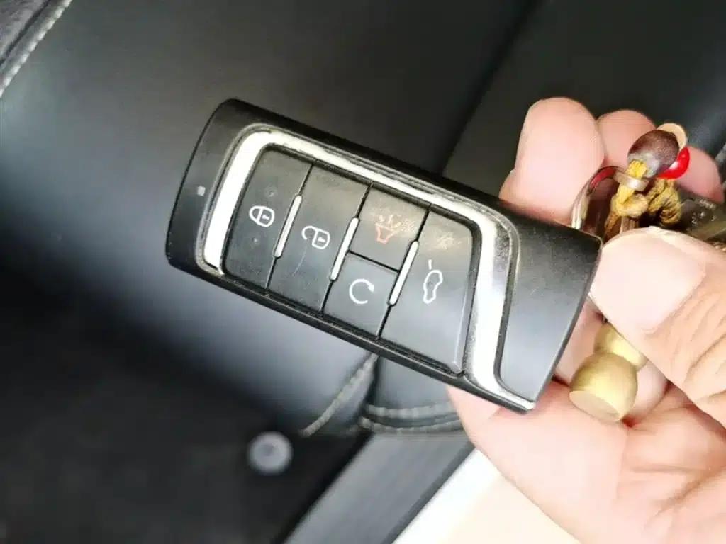 Trumpchi M6 2021 270T DCT Premium Edition (7-seater) — миниатюра 9