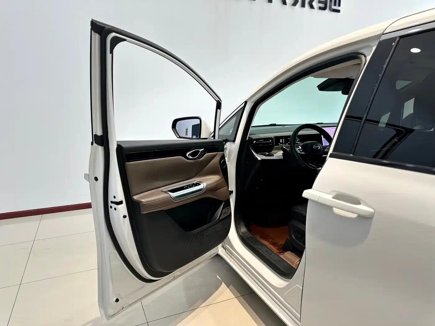 Trumpchi E8 PHEV 2024 Model 150km MAX — миниатюра 6