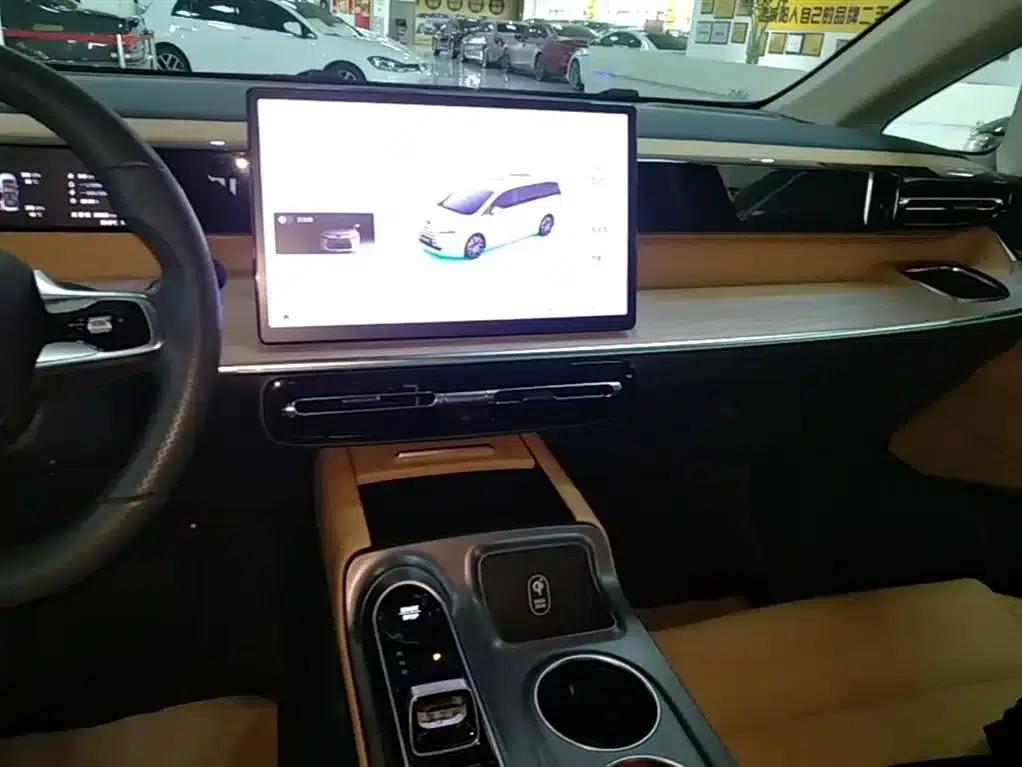 Trumpchi E8 PHEV 2024 Model 150km MAX — миниатюра 13