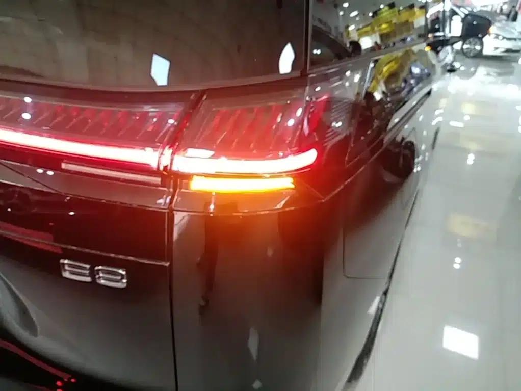 Trumpchi E8 PHEV 2024 Model 150km MAX — миниатюра 8