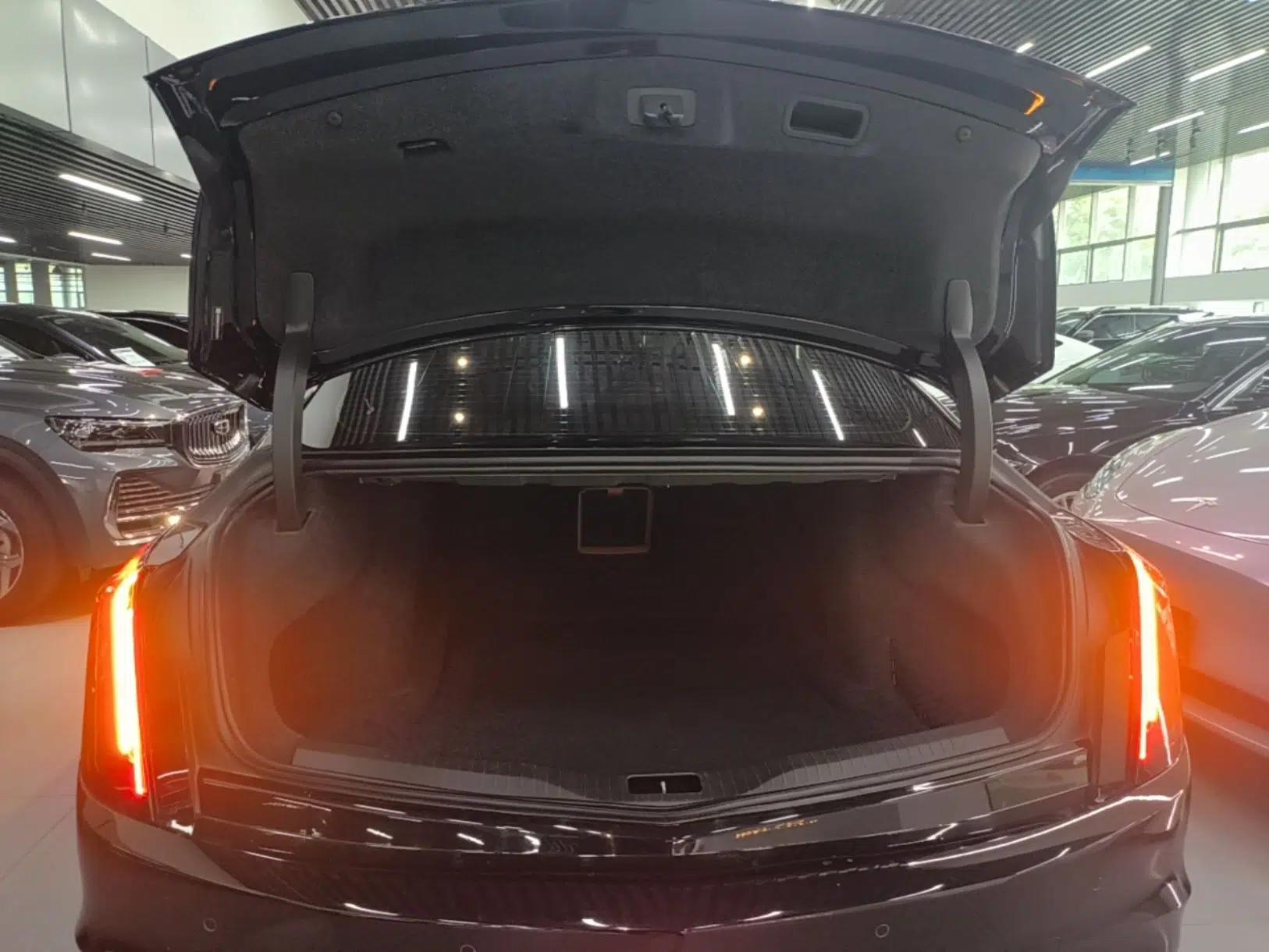 Cadillac CT6 2019 28T Luxury Model — миниатюра 22