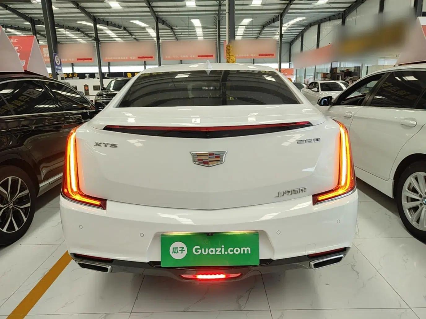Cadillac XTS 2018 28T Elite Edition — миниатюра 3