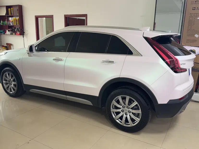 Cadillac XT4 2021 28T Two-Wheel Drive Leading Version — миниатюра 4