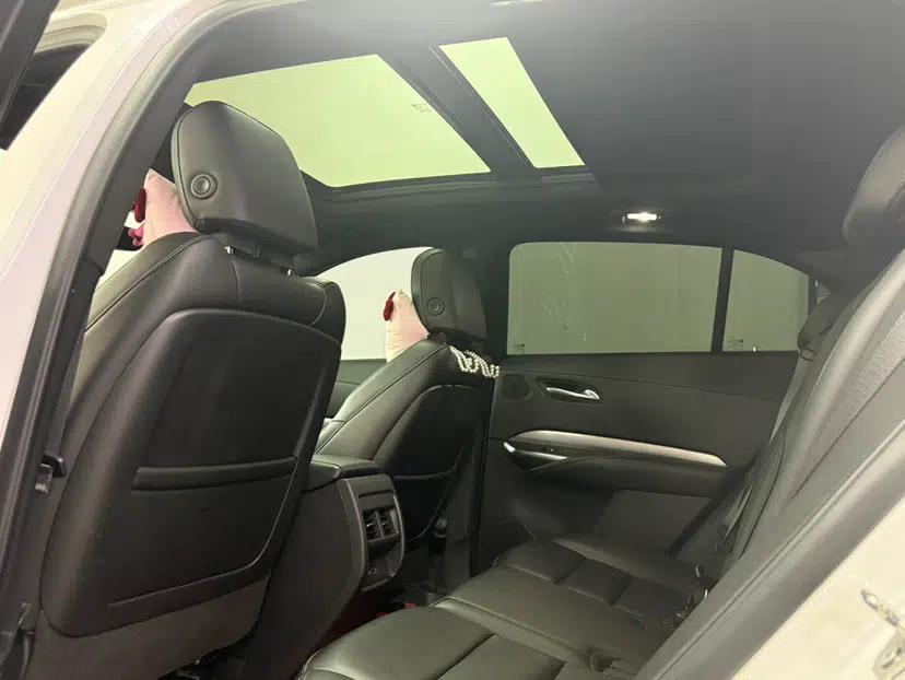 Cadillac XT4 2021 28T Two-Wheel Drive Leading Version — миниатюра 10