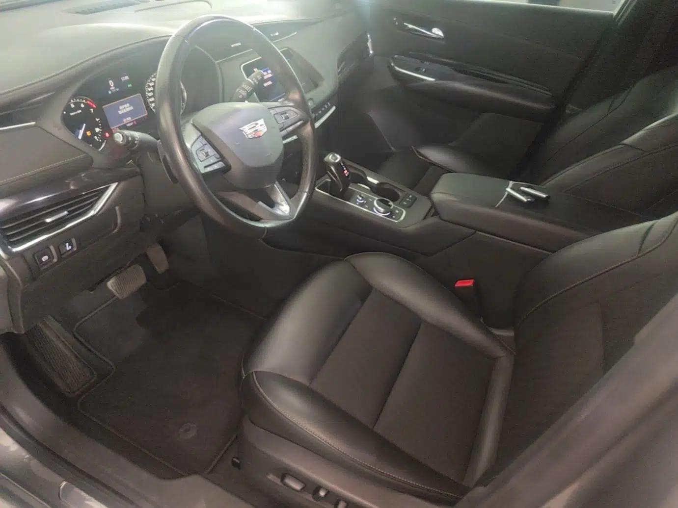 Cadillac XT4 2018 28T Two-Wheel Drive Tech Version — миниатюра 18