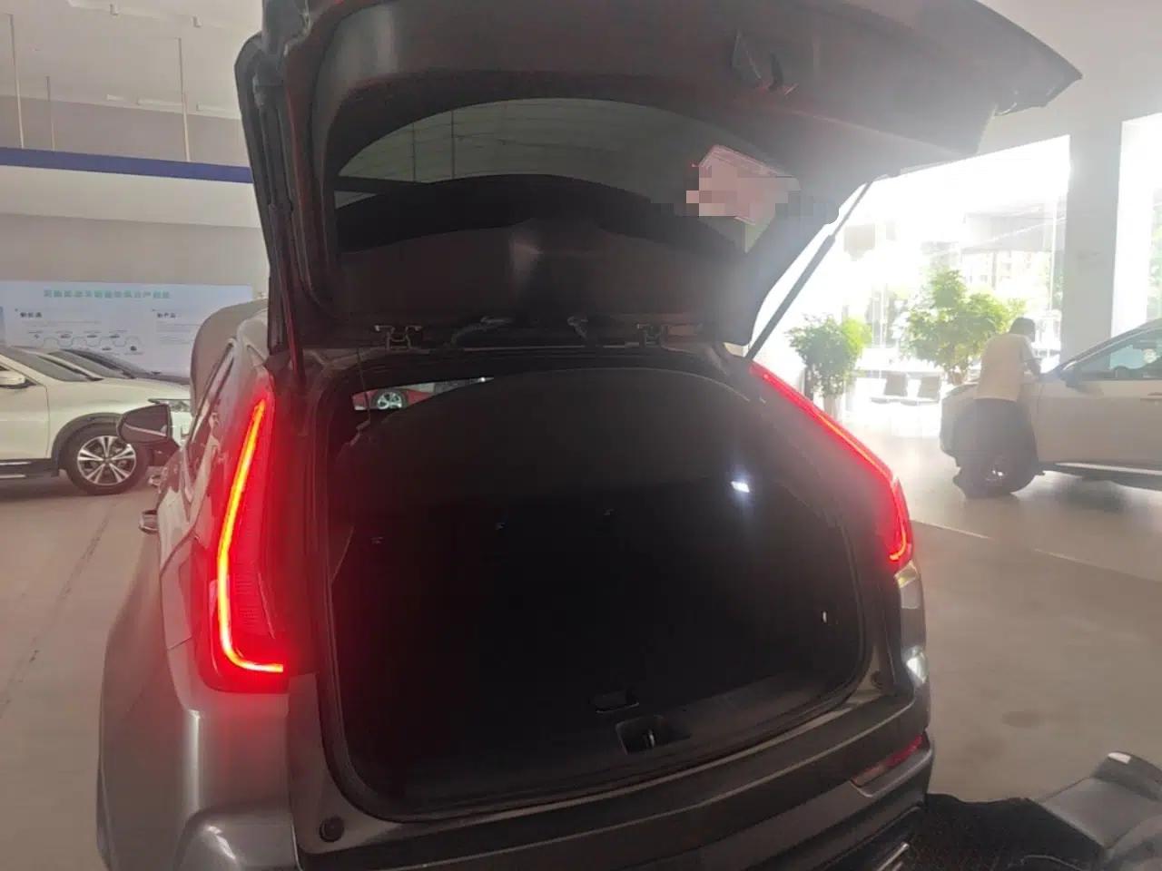 Cadillac XT4 2018 28T Two-Wheel Drive Tech Version — миниатюра 22