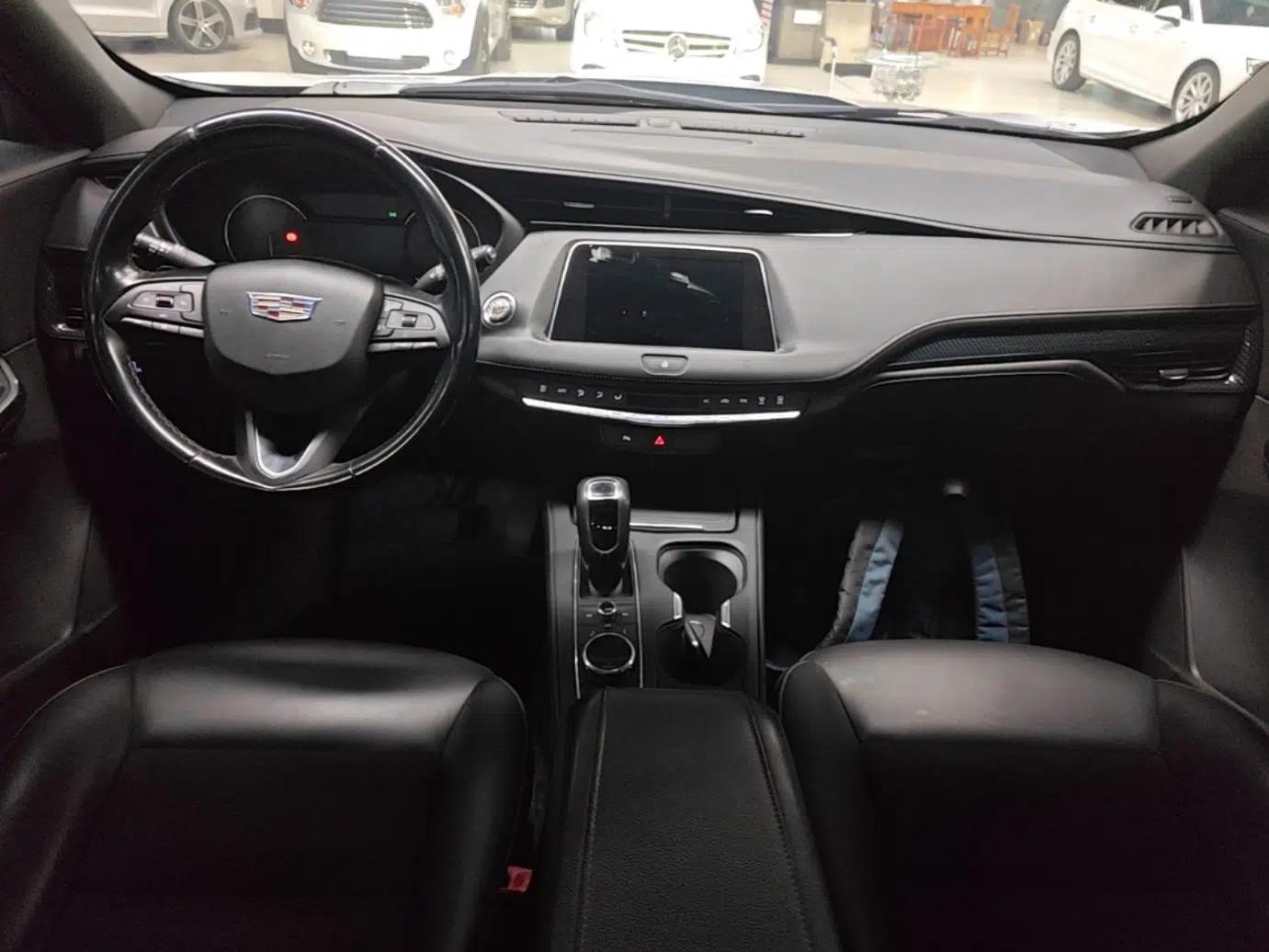 Cadillac XT4 2018 28T Two-Wheel Drive Tech Version — миниатюра 13