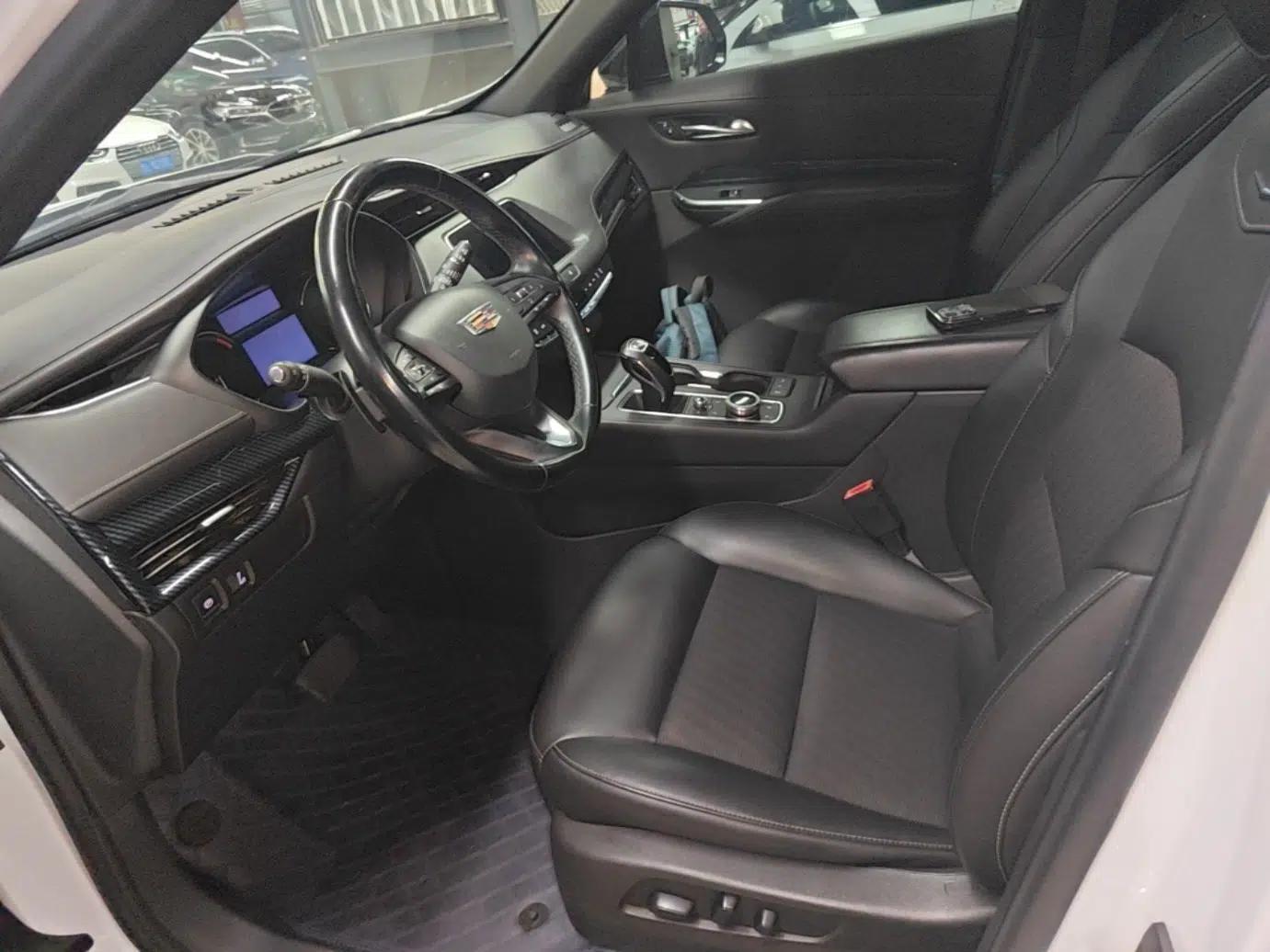 Cadillac XT4 2018 28T Two-Wheel Drive Tech Version — миниатюра 18