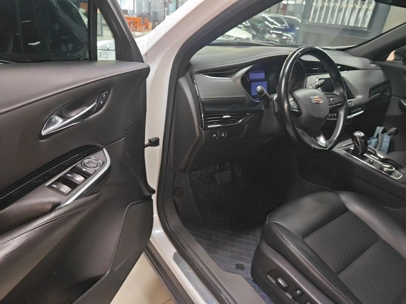 Cadillac XT4 2018 28T Two-Wheel Drive Tech Version — миниатюра 19