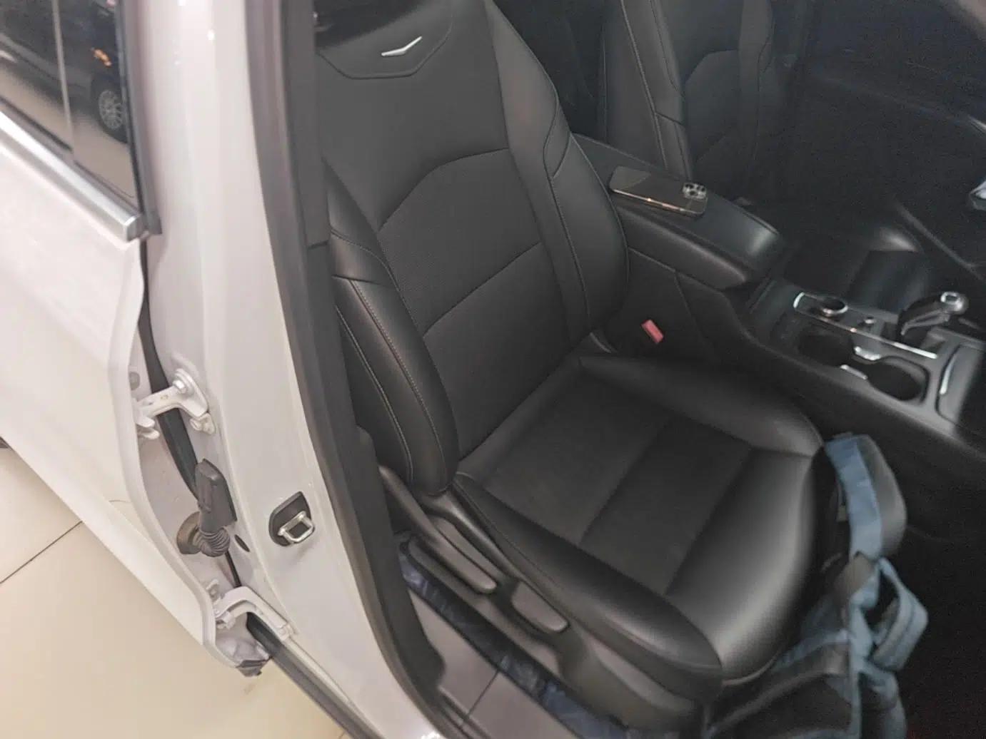 Cadillac XT4 2018 28T Two-Wheel Drive Tech Version — миниатюра 23