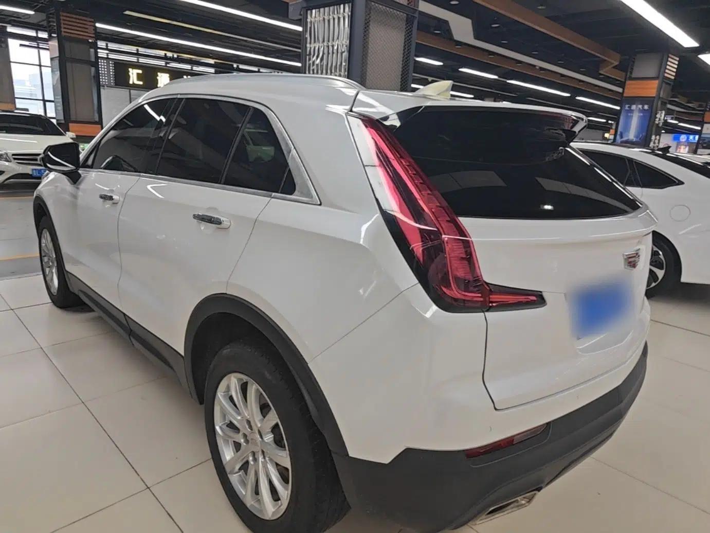 Cadillac XT4 2018 28T Two-Wheel Drive Tech Version — миниатюра 4
