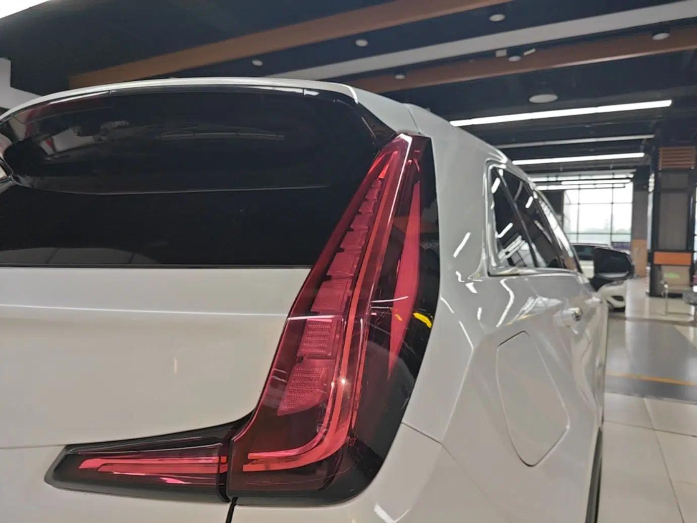 Cadillac XT4 2018 28T Two-Wheel Drive Tech Version — миниатюра 7