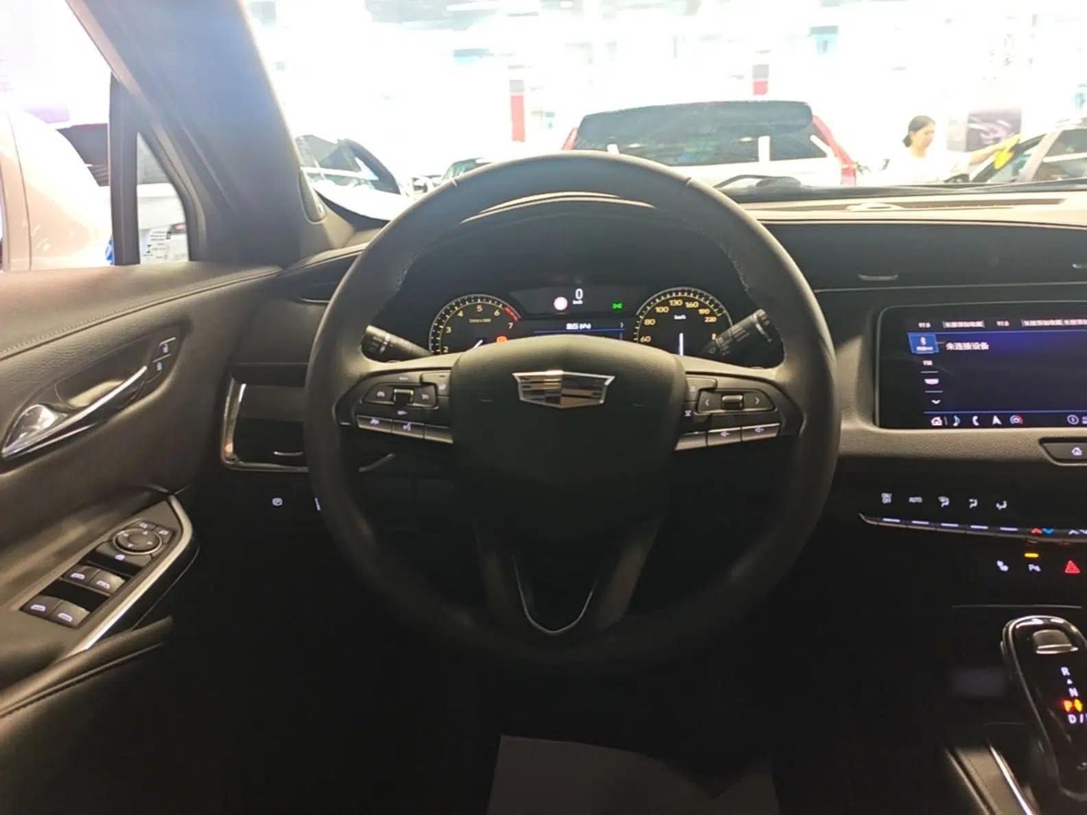 Cadillac XT4 2020 Revised Version 28T Two-Wheel Drive Leading Edition — миниатюра 14