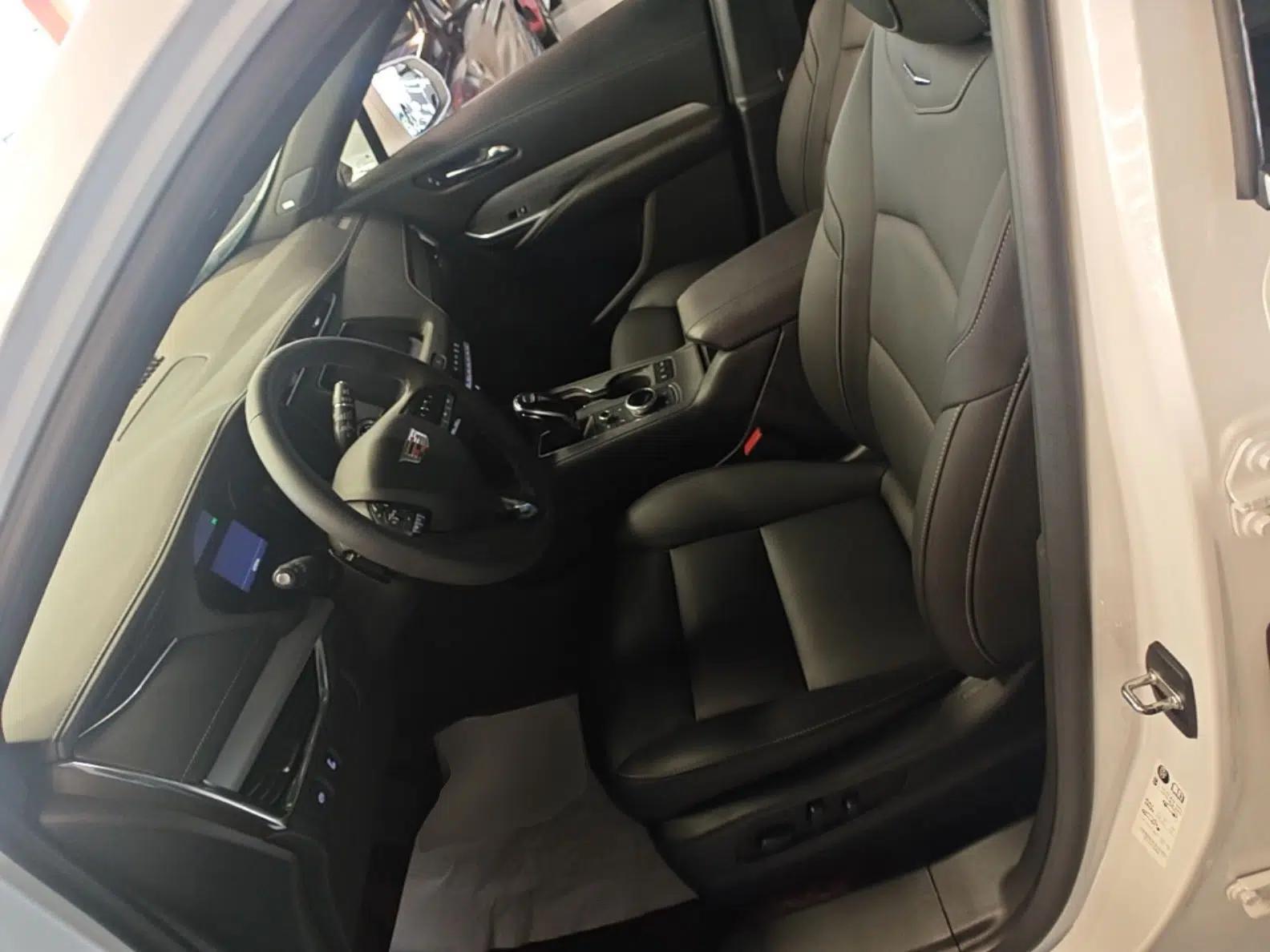 Cadillac XT4 2020 Revised Version 28T Two-Wheel Drive Leading Edition — миниатюра 18