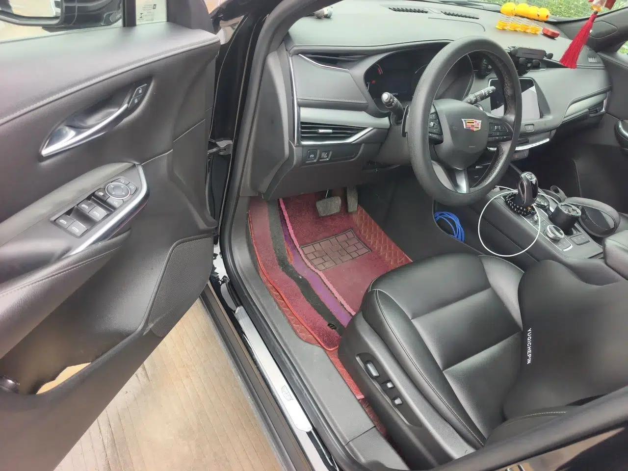 Cadillac XT4 2018 28T Two-Wheel Drive Leading Version — миниатюра 17