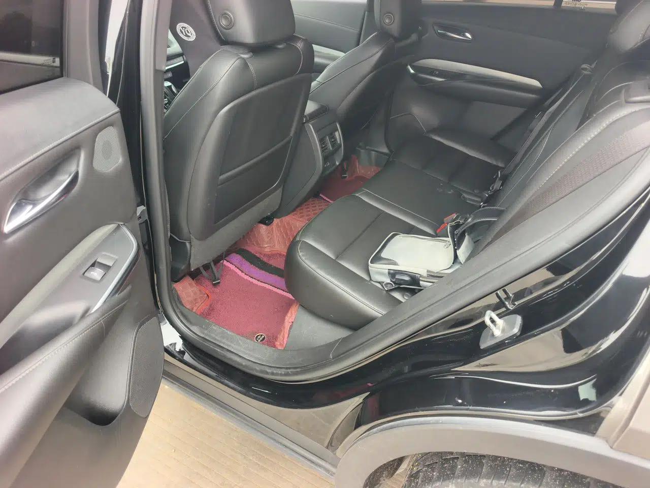 Cadillac XT4 2018 28T Two-Wheel Drive Leading Version — миниатюра 18