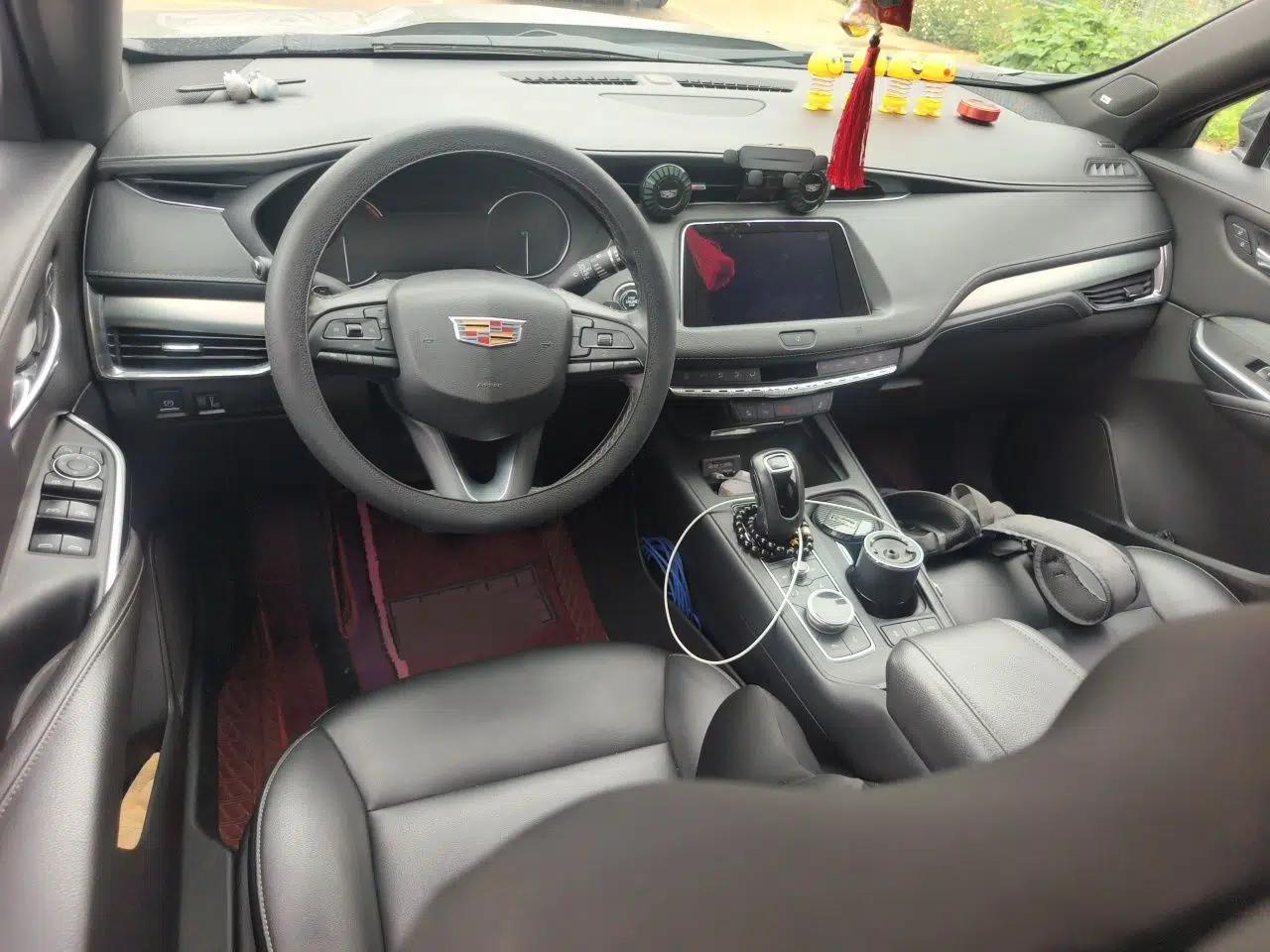 Cadillac XT4 2018 28T Two-Wheel Drive Leading Version — миниатюра 10