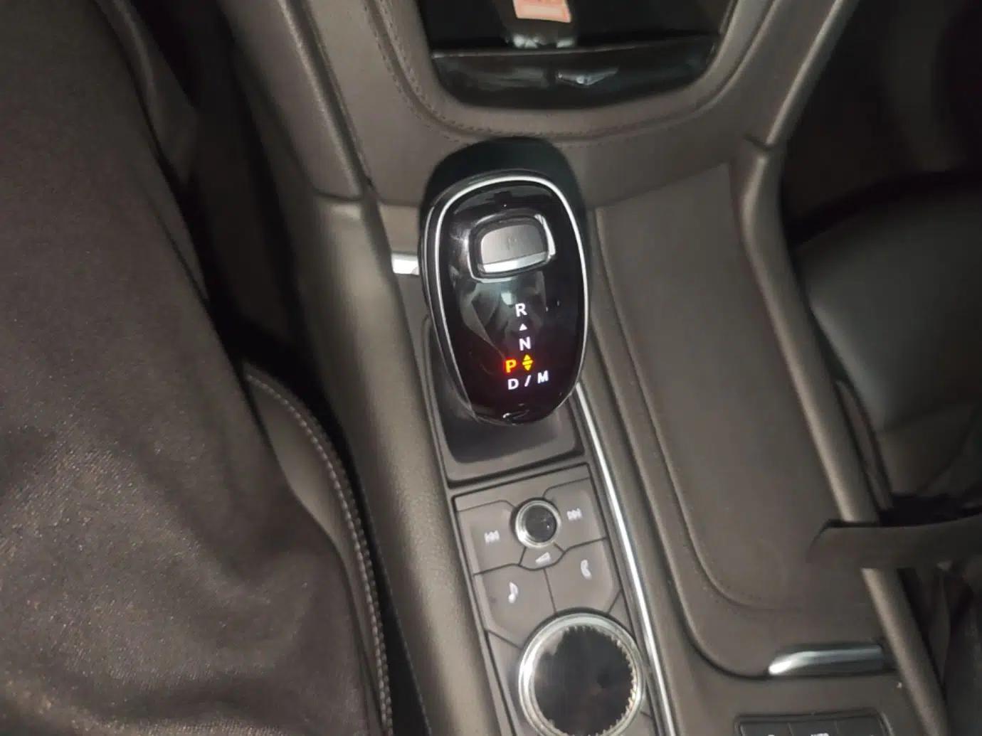 Cadillac XT6 2021 2.0T 7-Seater Two-Wheel-Drive Luxury Version — миниатюра 17
