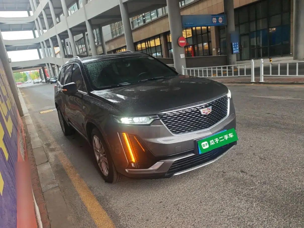Cadillac XT6 2021 2.0T 7-Seater Two-Wheel-Drive Luxury Version — миниатюра 3