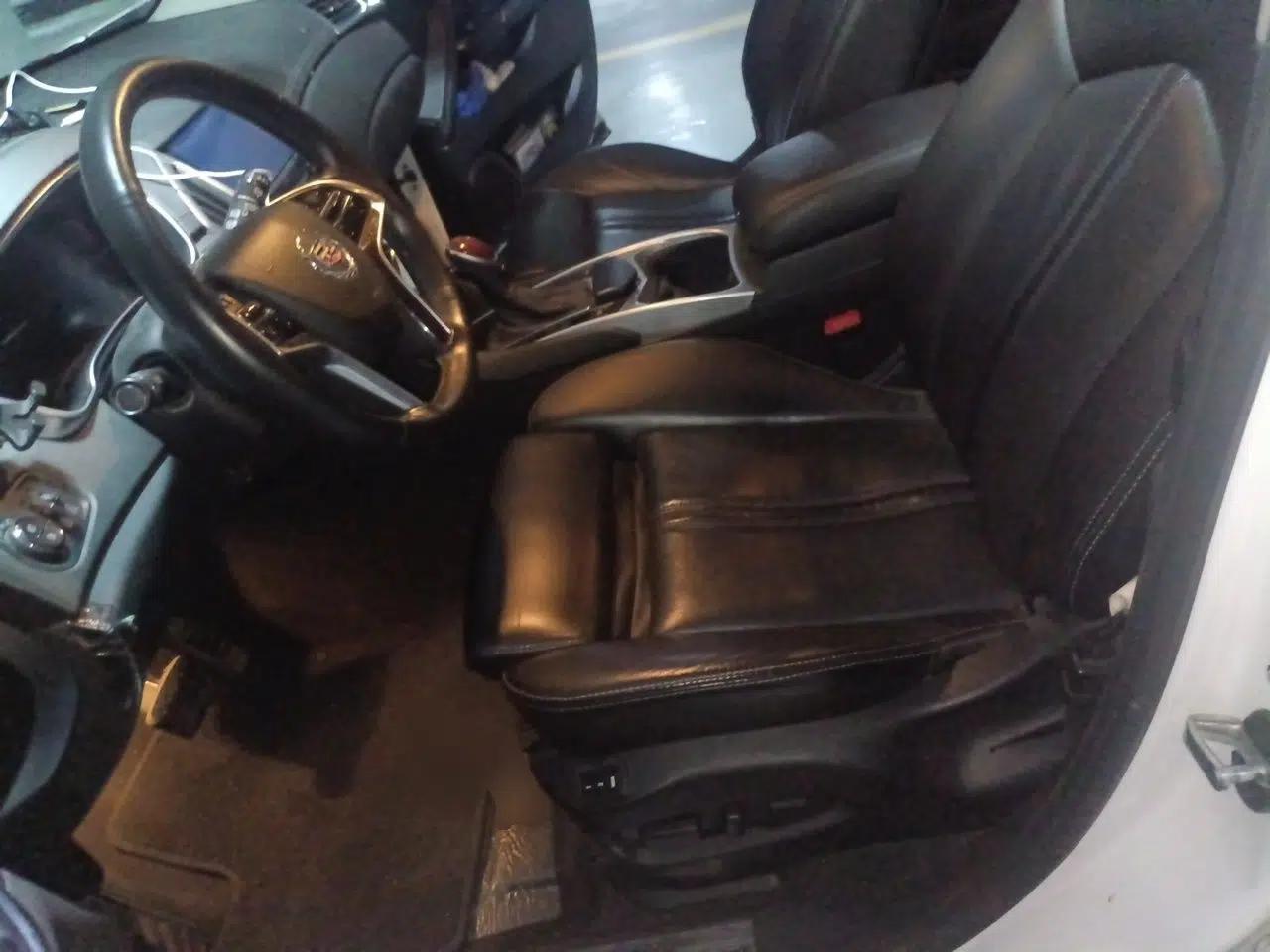 Cadillac SRX 2015 3.0L Elite Model — миниатюра 16