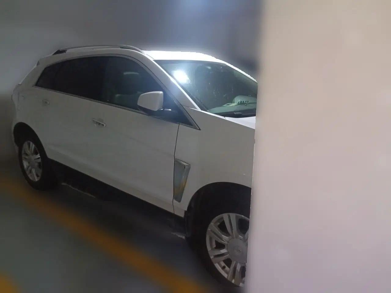Cadillac SRX 2015 3.0L Elite Model — миниатюра 3
