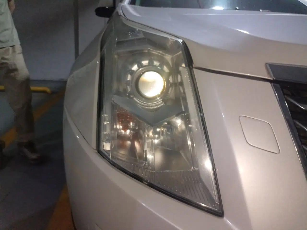 Cadillac SRX 2015 3.0L Elite Model — миниатюра 7