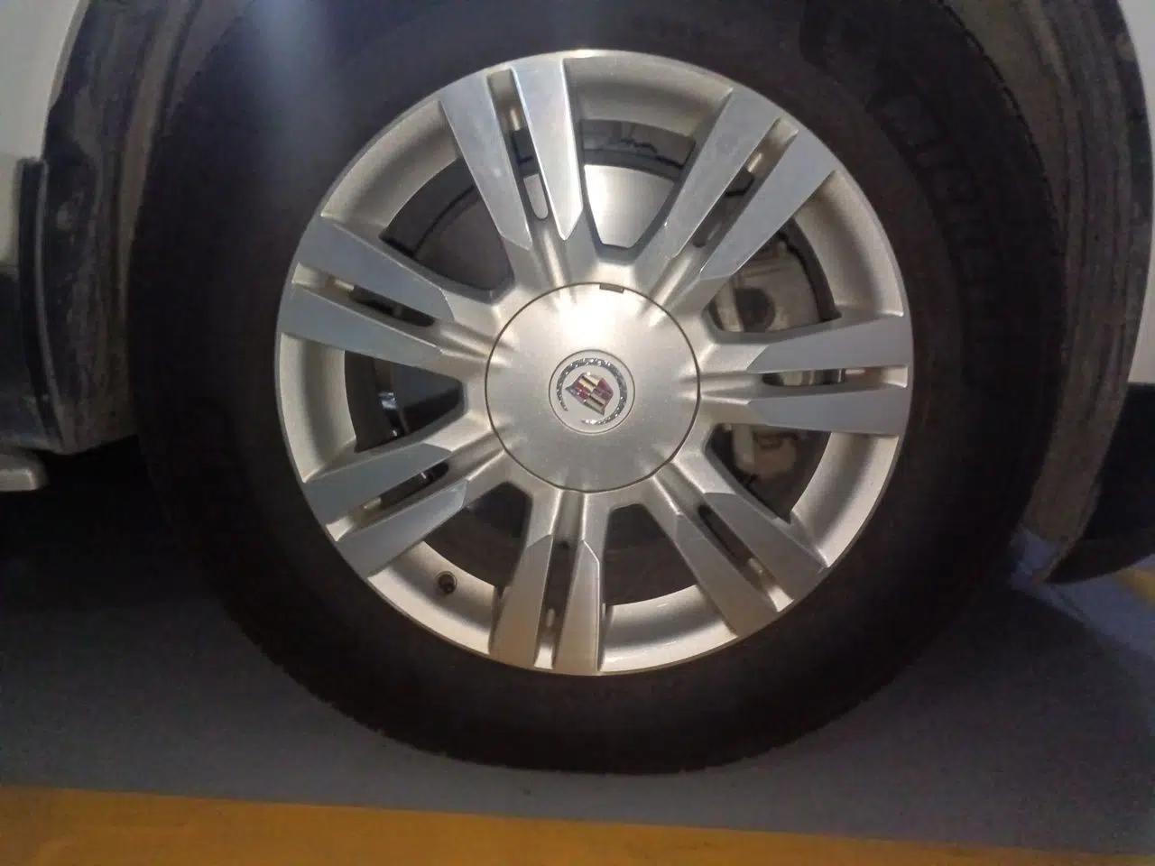 Cadillac SRX 2015 3.0L Elite Model — миниатюра 8