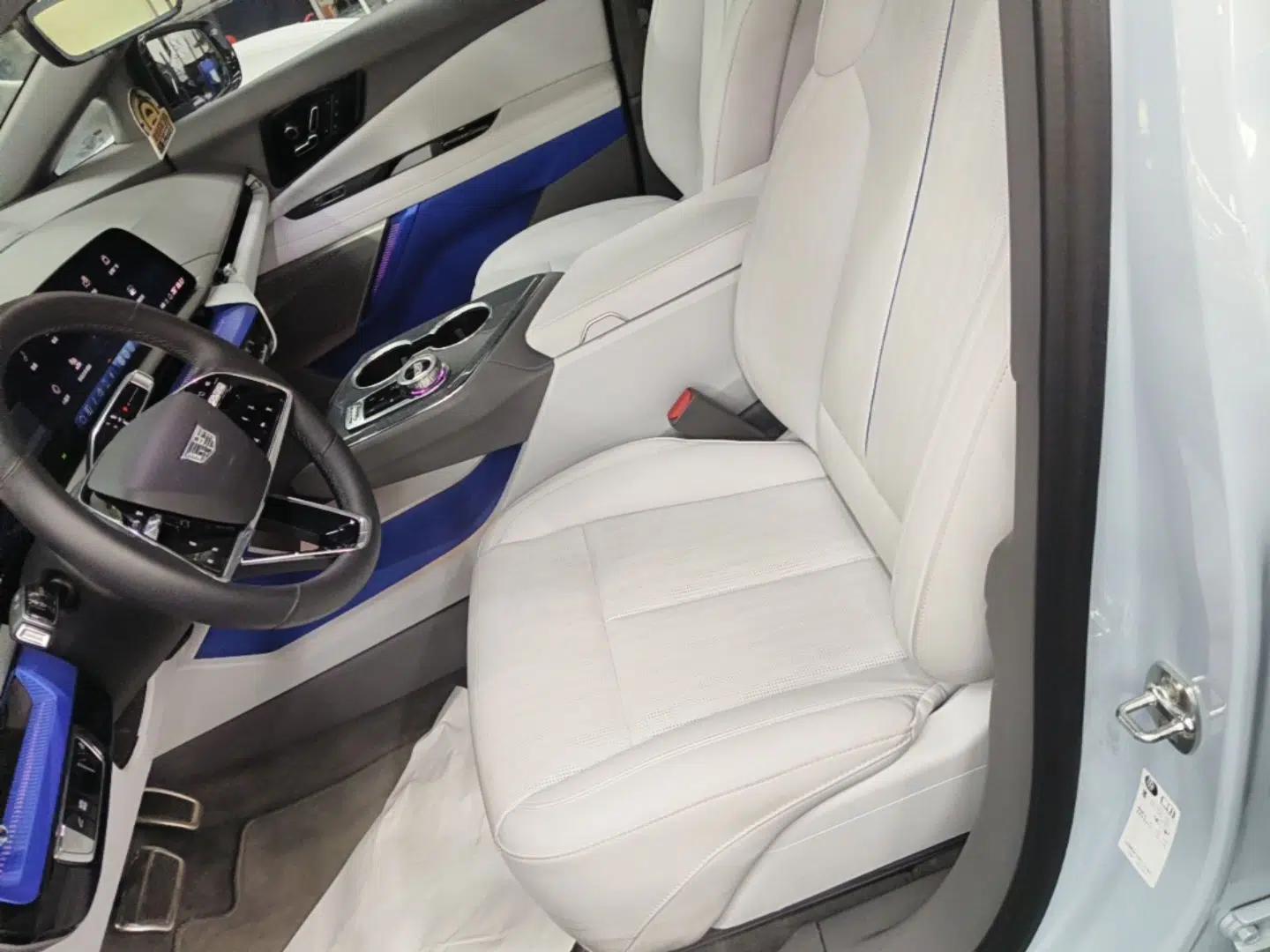Cadillac OPTIQ 2024 Four-Wheel Drive Long-Range Version — миниатюра 17
