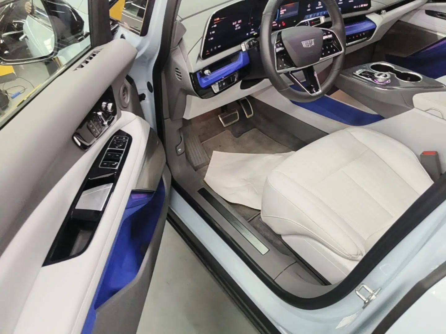 Cadillac OPTIQ 2024 Four-Wheel Drive Long-Range Version — миниатюра 18