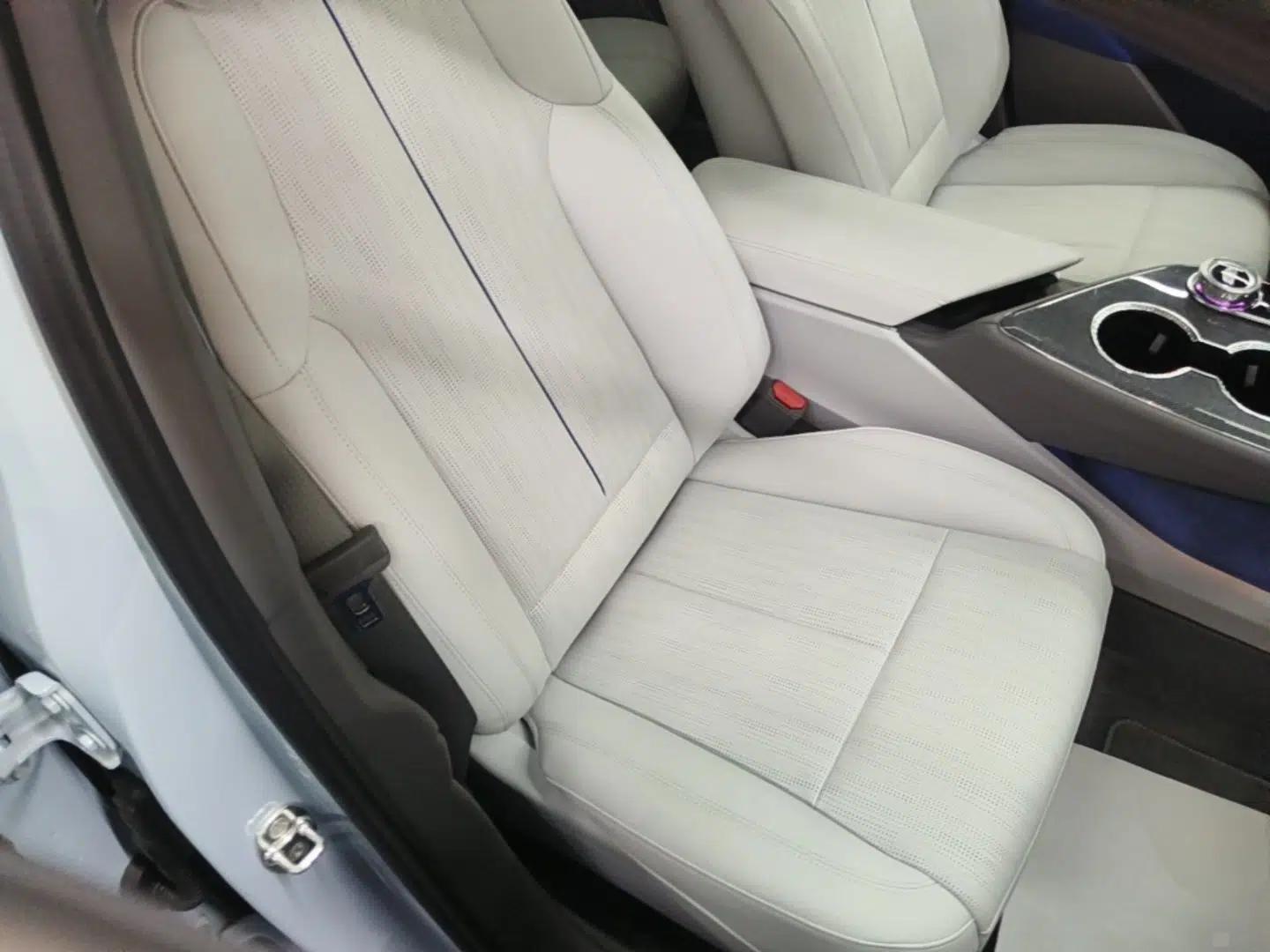 Cadillac OPTIQ 2024 Four-Wheel Drive Long-Range Version — миниатюра 23